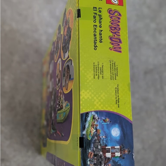 LEGO Scooby-Doo Lighthouse Adventure Set - Red, White, Green, Black - Picture 6 of 8